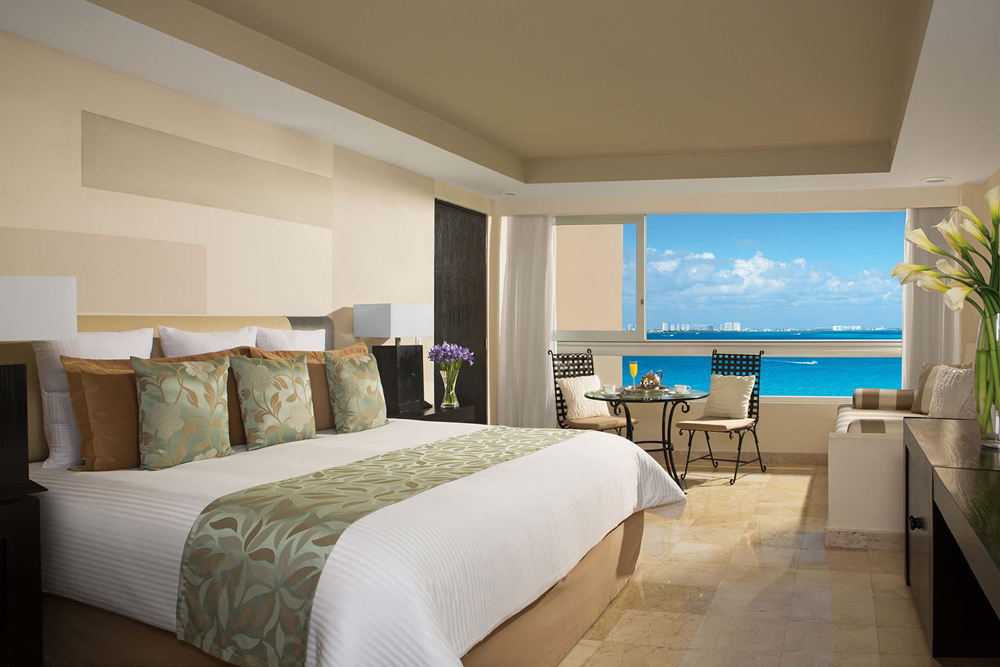  Deluxe Partial Ocean View Double Bed