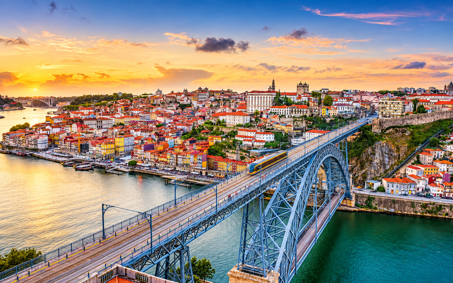 Porto ao Pôr do Sol sobre o Douro
